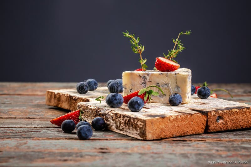 Wie heißt der französische Blauschimmelkäse? Entdecke die Vielfalt!