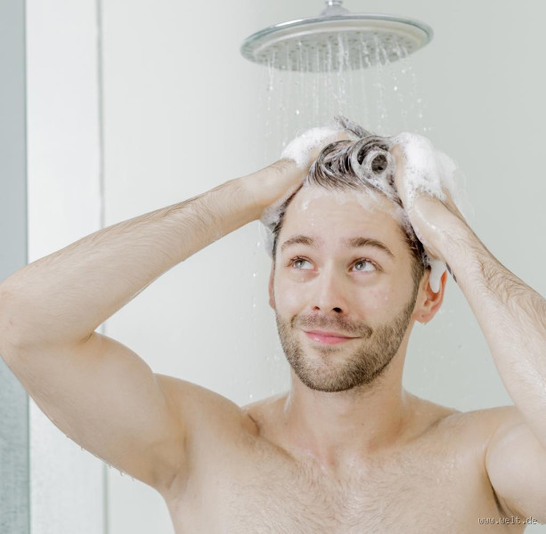 Wie oft sollte man als Mann seine Haare waschen? Die Antwort, die du brauchst!