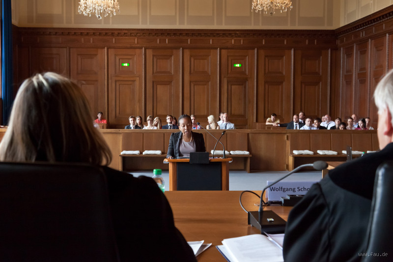 Wie sehen typische Jura Studenten aus? Klischees und Realität im Vergleich