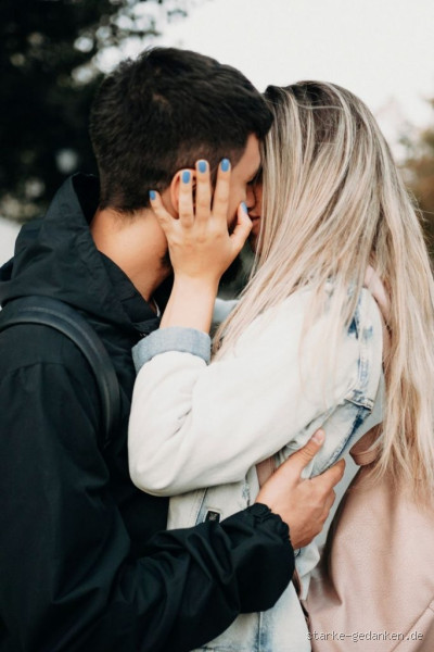 Wo kann man einen Jungen beim Küssen anfassen? Tipps und Hinweise